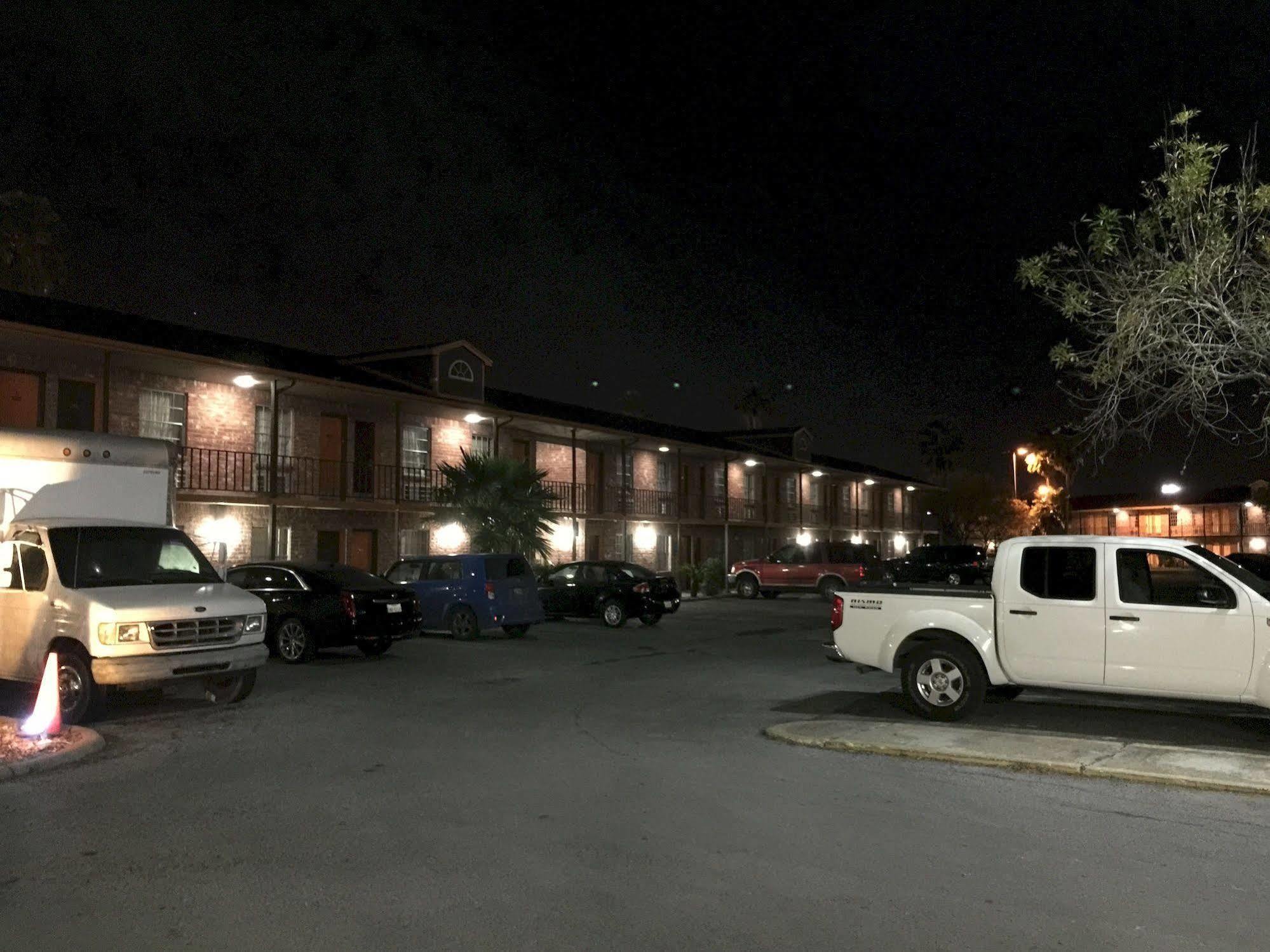 Texas Inn Brownsville Exterior photo